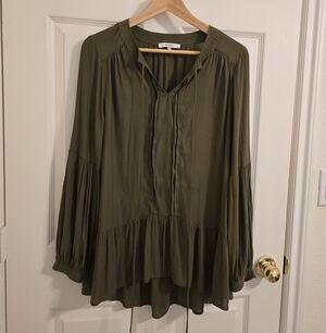 Ro & De Olive Green Tunic Blouse